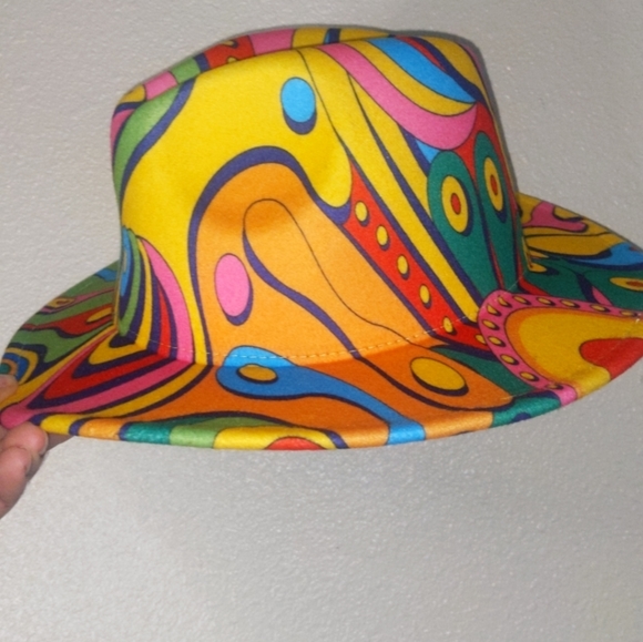 Hat - Picture 3 of 3